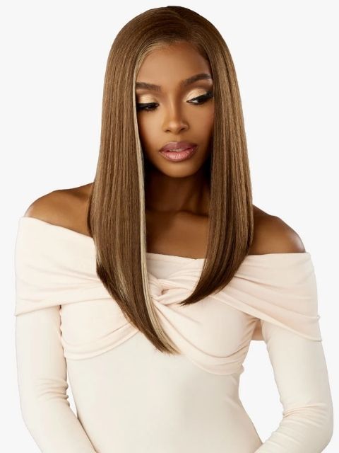 Sensationnel Crowned Edge HD CROWNED EDGE BLUNT BOB 15" Lace Front Wig