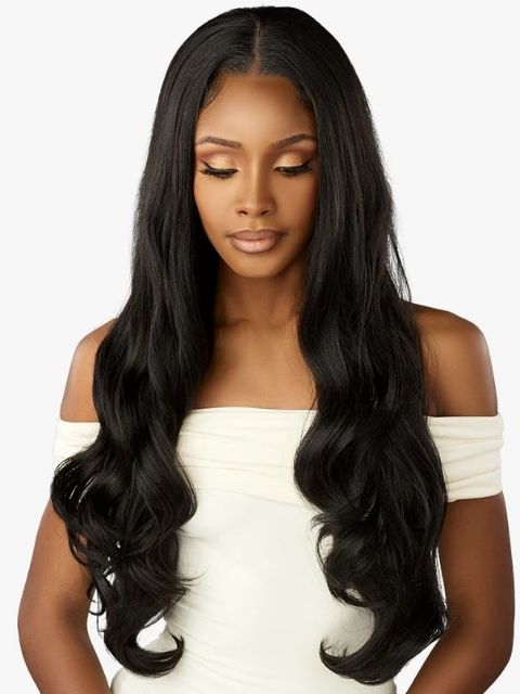 Sensationnel Crowned Edge HD CROWNED EDGE EURO BODY 28" Lace Front Wig