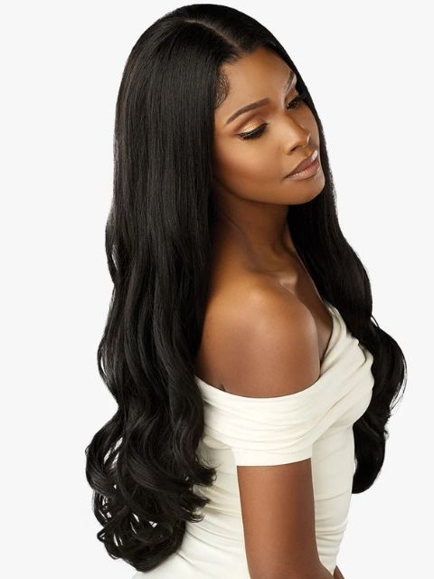 Sensationnel Crowned Edge HD CROWNED EDGE EURO BODY 28" Lace Front Wig