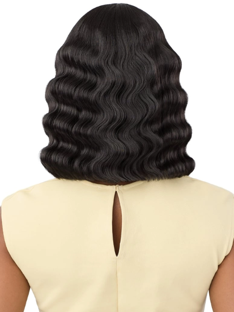 Outre Premium Daily Style and Dash DAILY17 Lace Part Wig