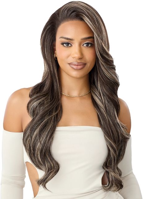 Outre Perfect Hairline Fully Hand-Tied 13X6 Glueless HD PH 15" Lace Front Wig