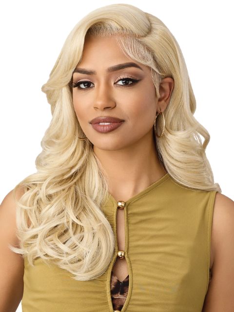 Outre TruCurve Melted Hairline Glueless HD Lace Front Wig -TRUCURVE 10